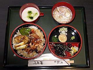 きじトロ御飯(神田川)