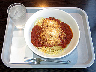 豚ひき肉のピリ辛アラビアータトマトソース(ドマーニ)