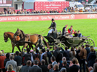 凱旋門賞表彰式