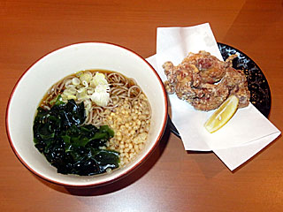 わかめそば&若鶏唐揚げ〔とん勝武蔵〕