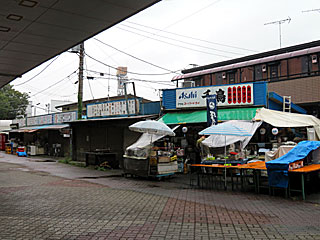 東京競馬場西門飲み屋街